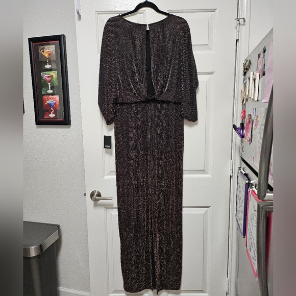 ✨️NWT~Beautiful Marina Dresses Black/Gold Metallic Maxi Dress Size 10 - Picture 3 of 16